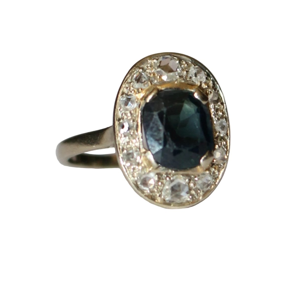 Bague Entourage en or blanc, saphir et diamants - Castafiore