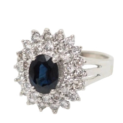 Bague entourage en or blanc, saphir ovale et diamants - Castafiore