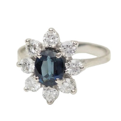 Bague entourage en or blanc, saphir ovale et diamants - Castafiore