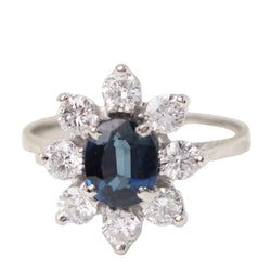 Bague entourage en or blanc, saphir ovale et diamants - Castafiore