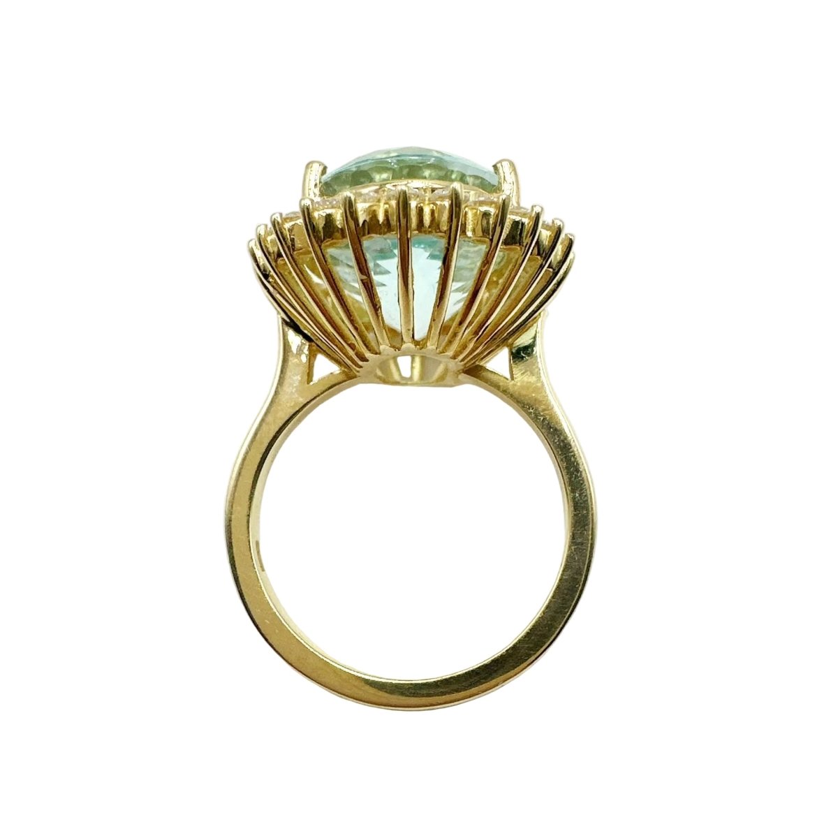 Bague Entourage en or jaune, aigue - marine et diamants - Castafiore