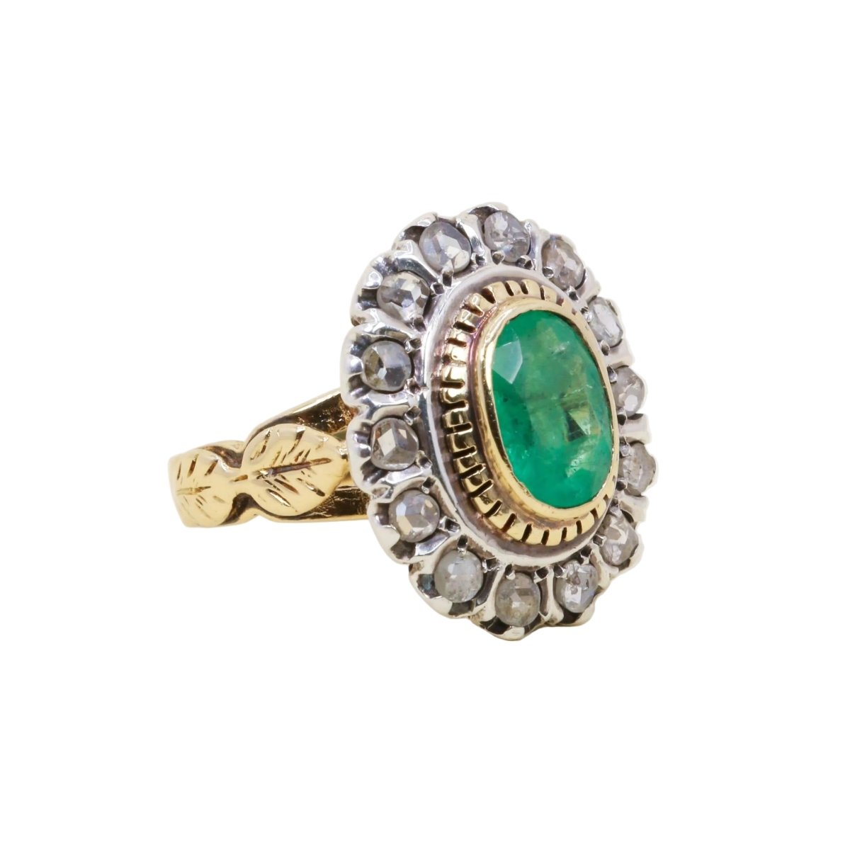 Bague Entourage en or jaune, argent, émeraude et diamants - Castafiore