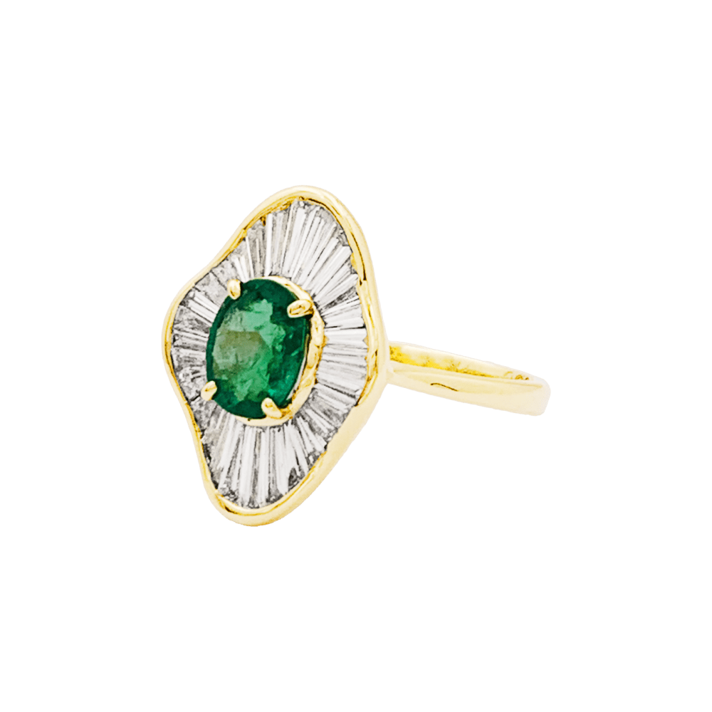 Bague Entourage en or jaune, émeraude et diamants - Castafiore