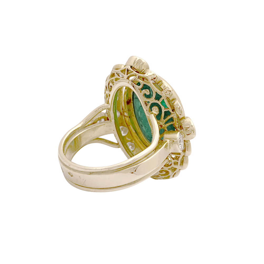 Bague Entourage en or jaune, émeraude et diamants - Castafiore
