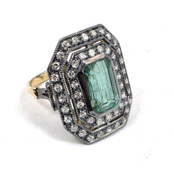 Bague Entourage en or jaune, émeraude et diamants - Castafiore