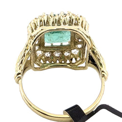 Bague Entourage en or jaune, émeraude et diamants - Castafiore