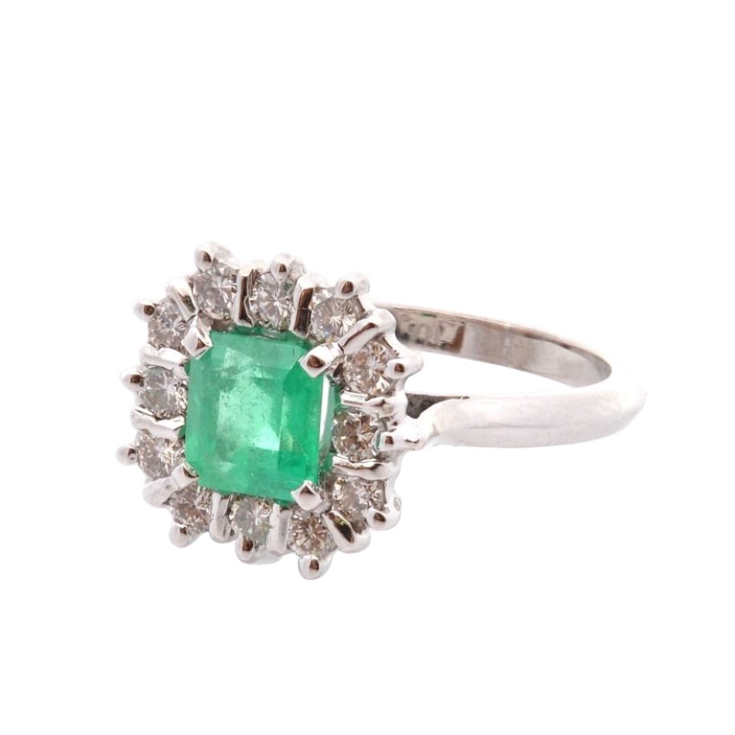 Bague Entourage en or jaune, émeraude, et diamants - Castafiore