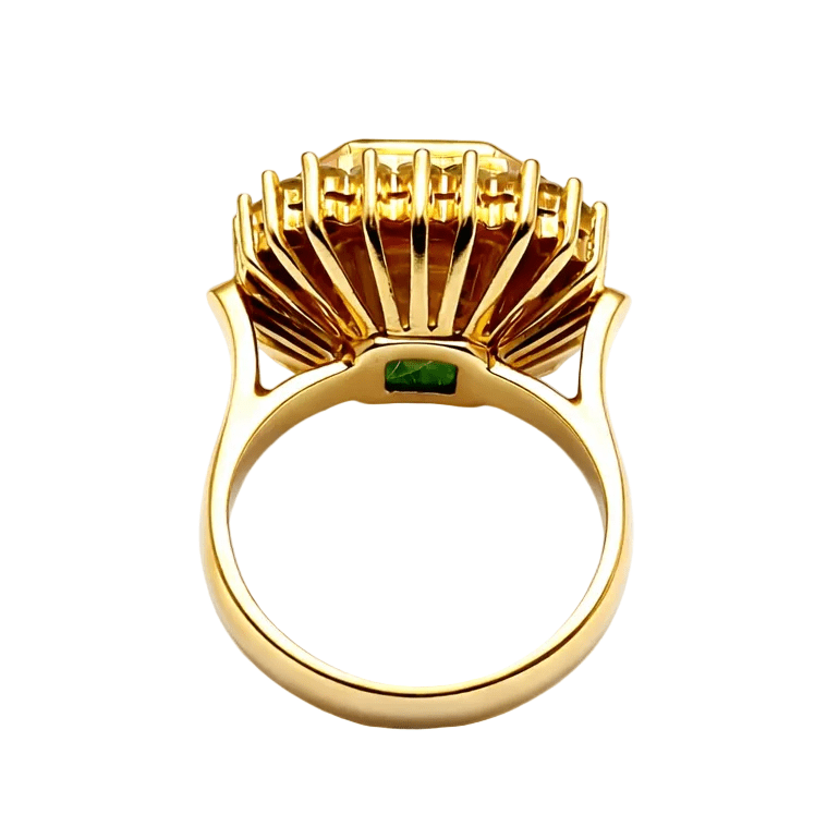 Bague Entourage en or jaune, émeraude et diamants - Castafiore