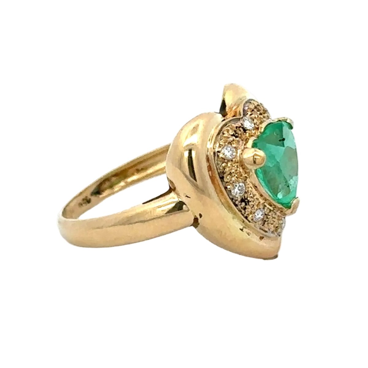 Bague Entourage en or jaune, émeraude et diamants - Castafiore