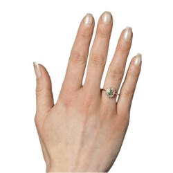 Bague Entourage en or jaune, émeraude et diamants - Castafiore