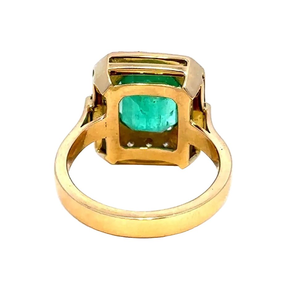 Bague Entourage en or jaune, émeraude et diamants - Castafiore
