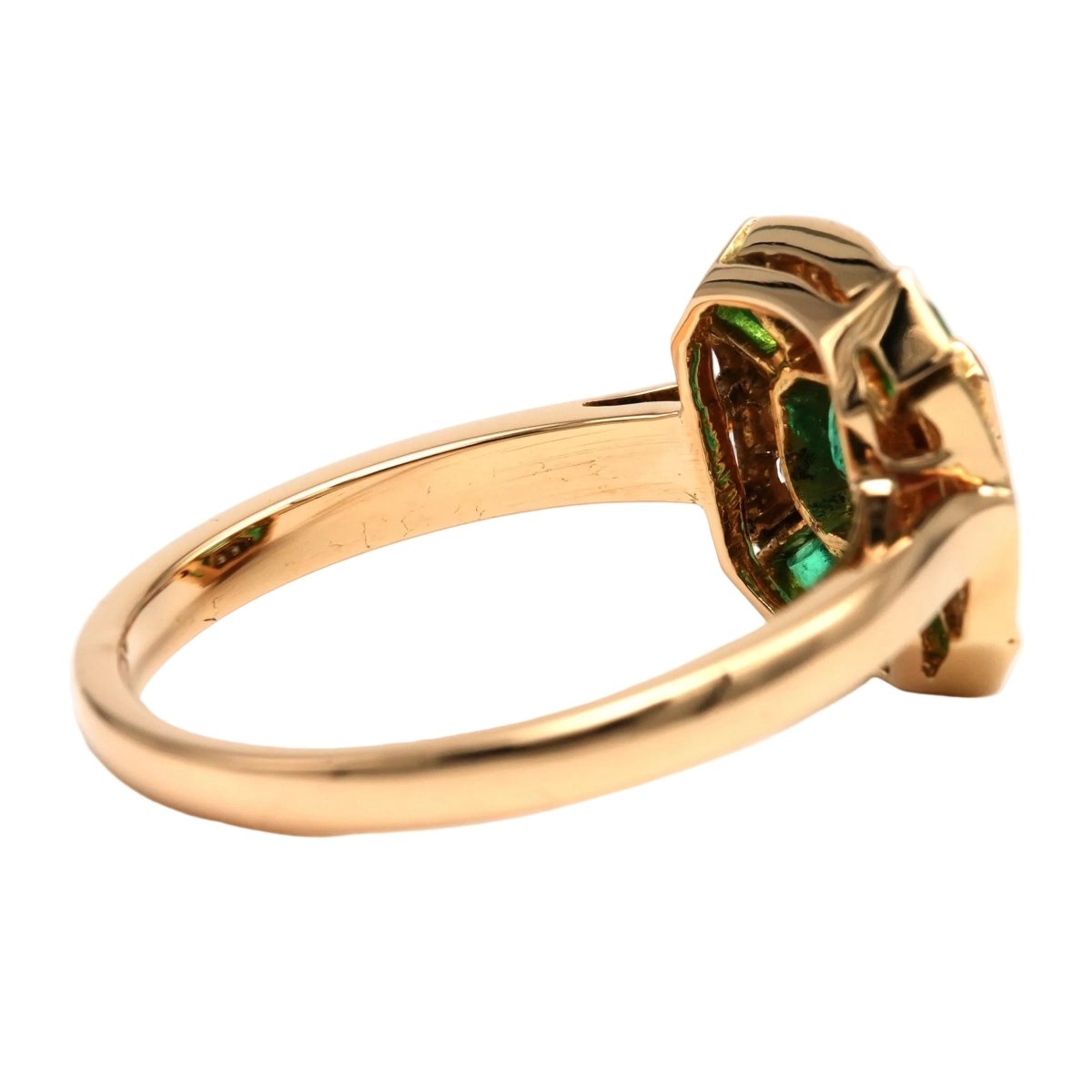 Bague Entourage en or jaune, émeraudes et diamants - Castafiore