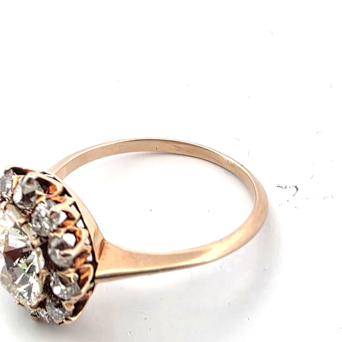 Bague Entourage en or jaune et diamants - Castafiore