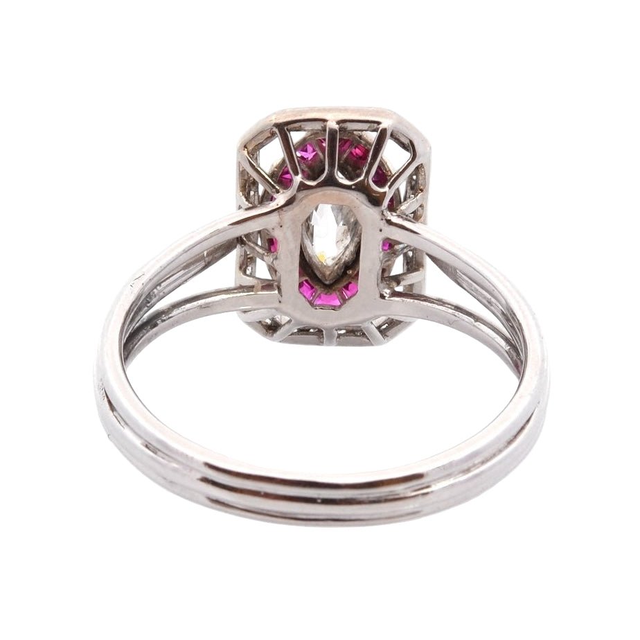 Bague Entourage en or jaune et platine avec diamants et rubis - Castafiore