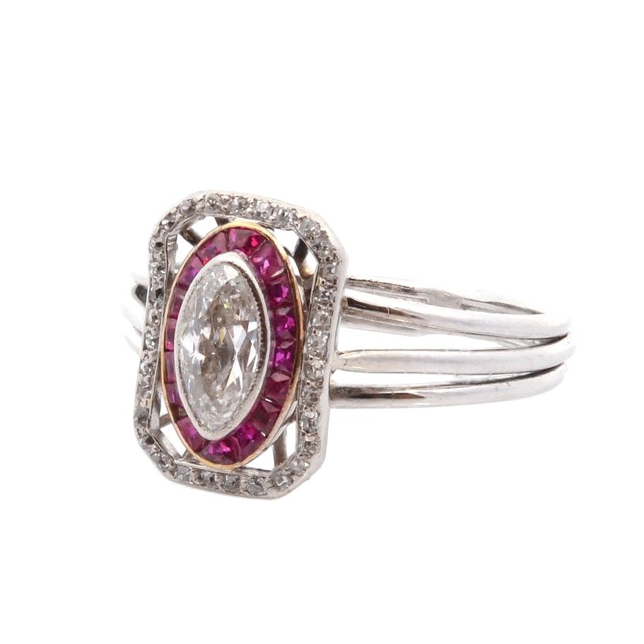 Bague Entourage en or jaune et platine avec diamants et rubis - Castafiore