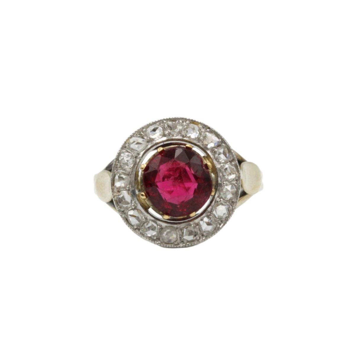 Bague Entourage en or jaune, grenat et diamants - Castafiore