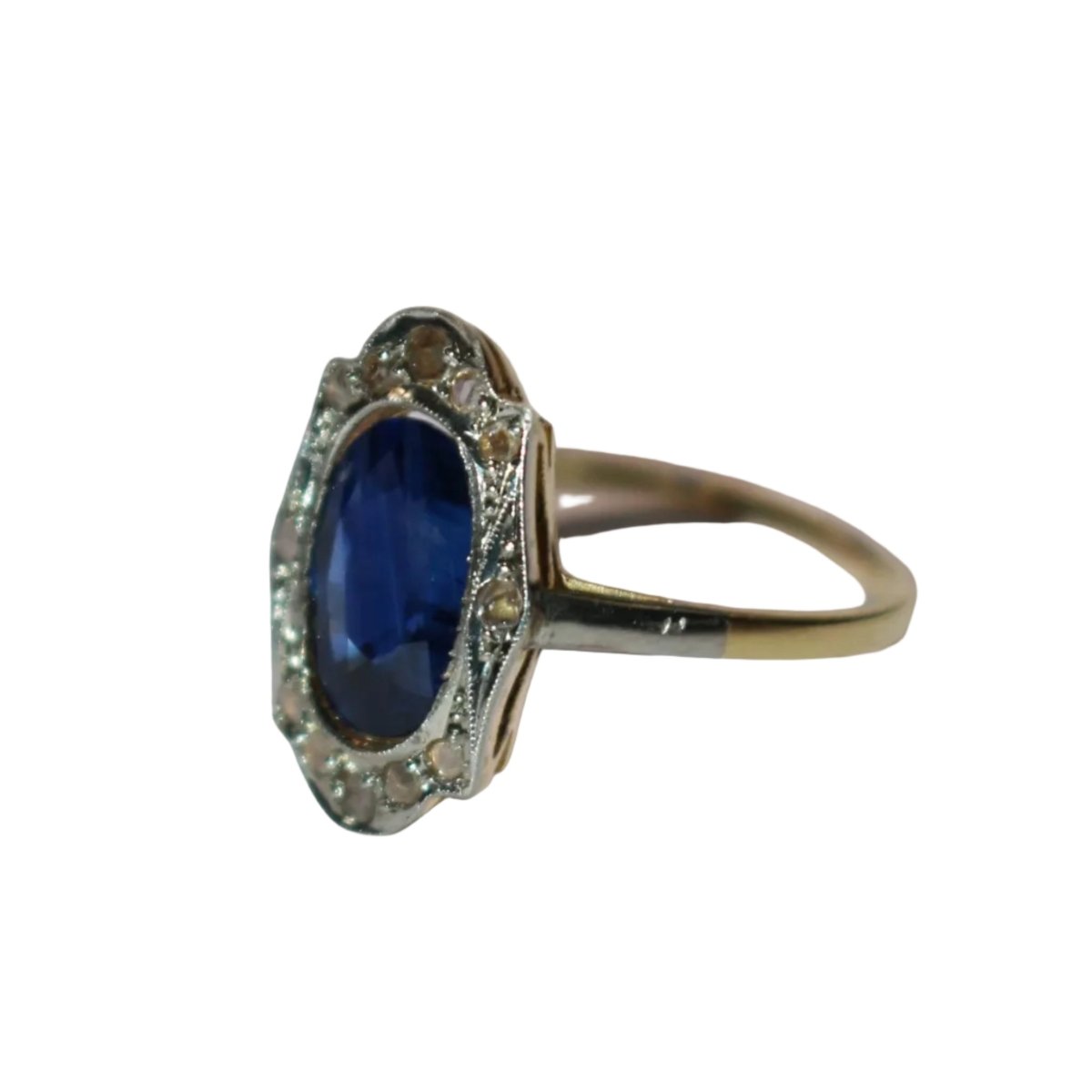 Bague Entourage en or jaune, or blanc, saphir et diamants - Castafiore