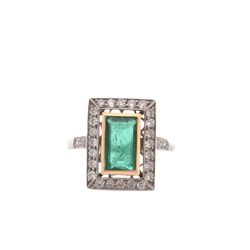 Bague Entourage en or jaune, platine, émeraude et diamants - Castafiore