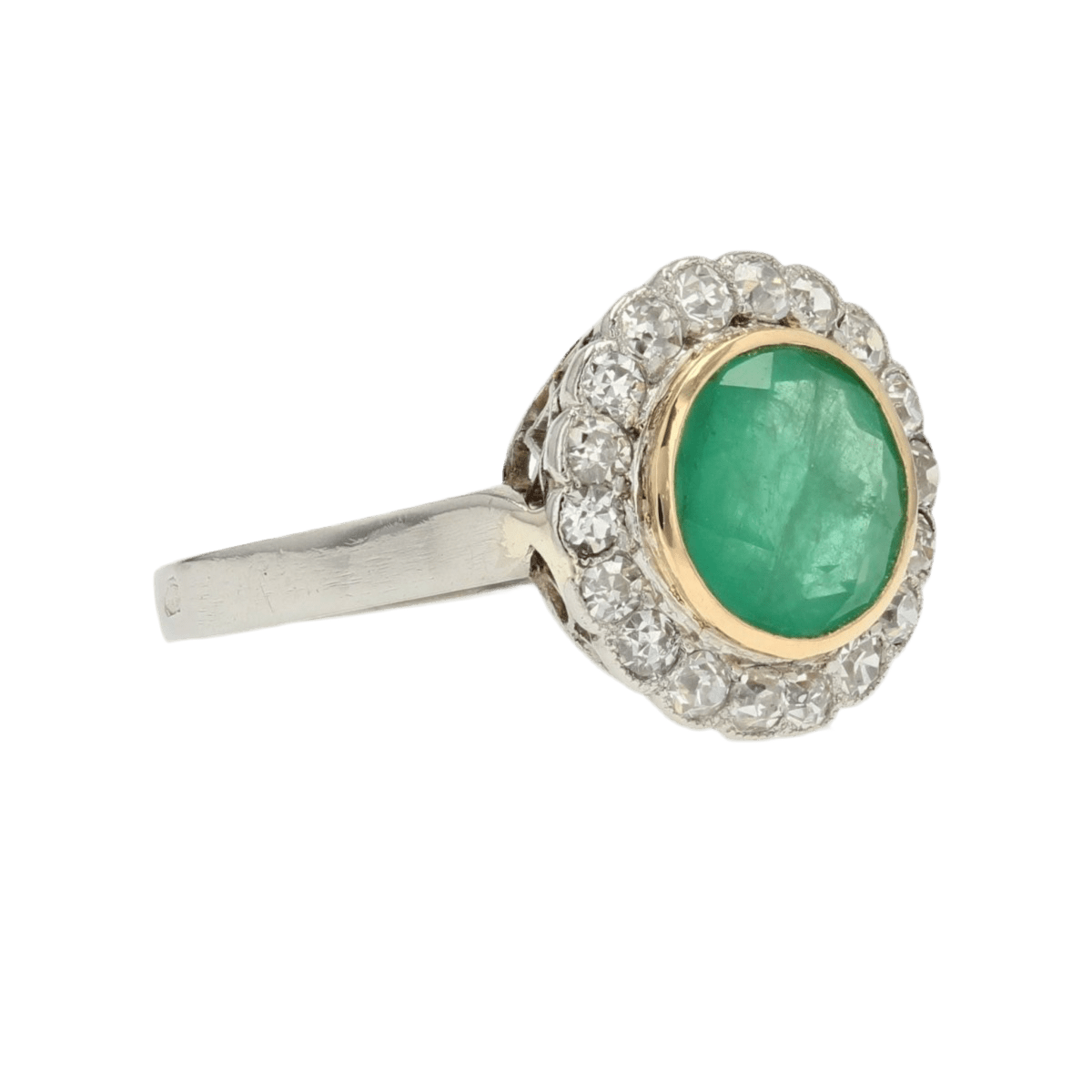 Bague Entourage en or jaune, platine, émeraude et diamants - Castafiore