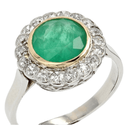 Bague Entourage en or jaune, platine, émeraude et diamants - Castafiore