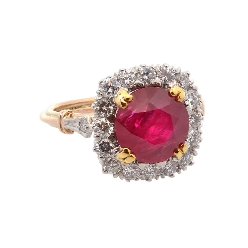 Bague Entourage en or jaune, platine, rubis et diamants - Castafiore