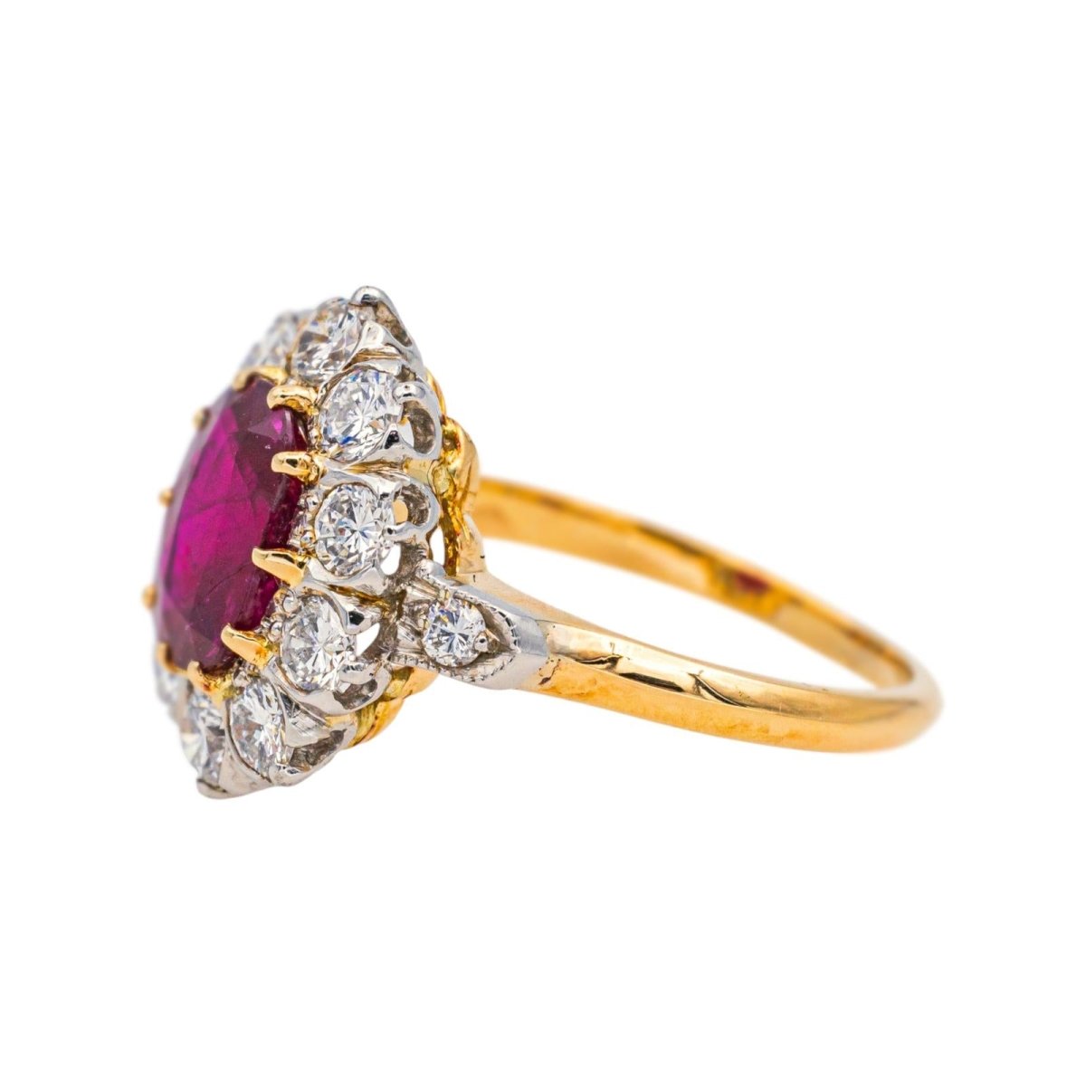 Bague Entourage en or jaune, platine, rubis et diamants - Castafiore