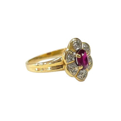 Bague Entourage en or jaune, rubis et diamants - Castafiore
