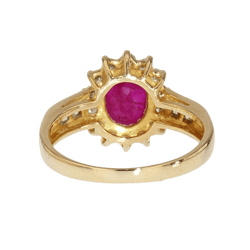 Bague Entourage en or jaune, rubis et diamants - Castafiore
