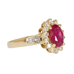 Bague Entourage en or jaune, rubis et diamants - Castafiore