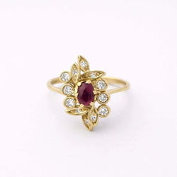 Bague Entourage en or jaune, rubis et diamants - Castafiore