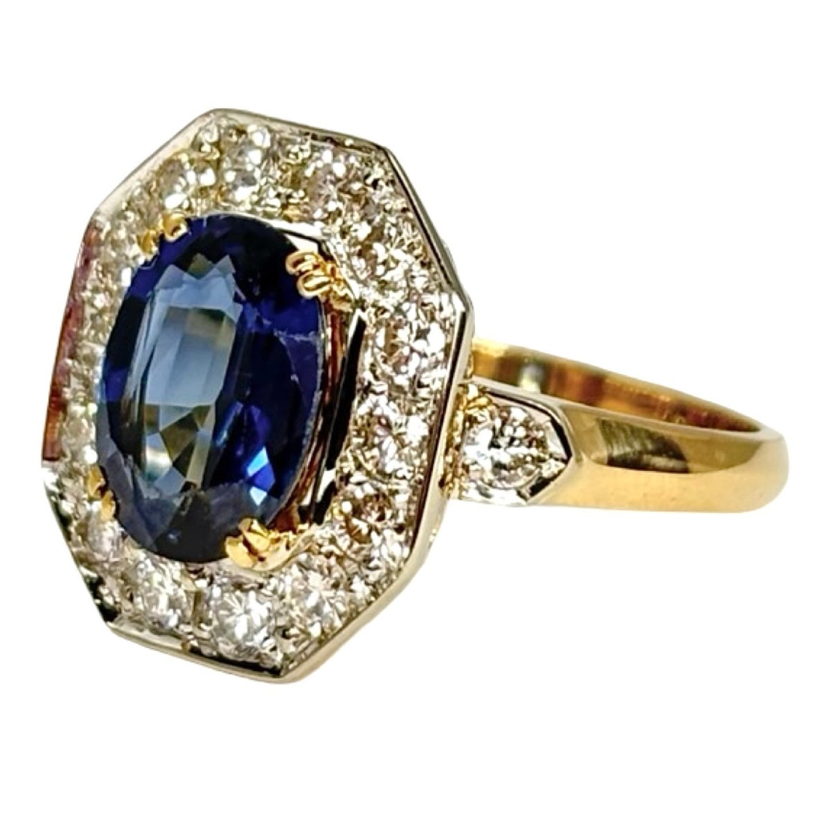 Bague Entourage en or jaune, saphir et diamants - Castafiore