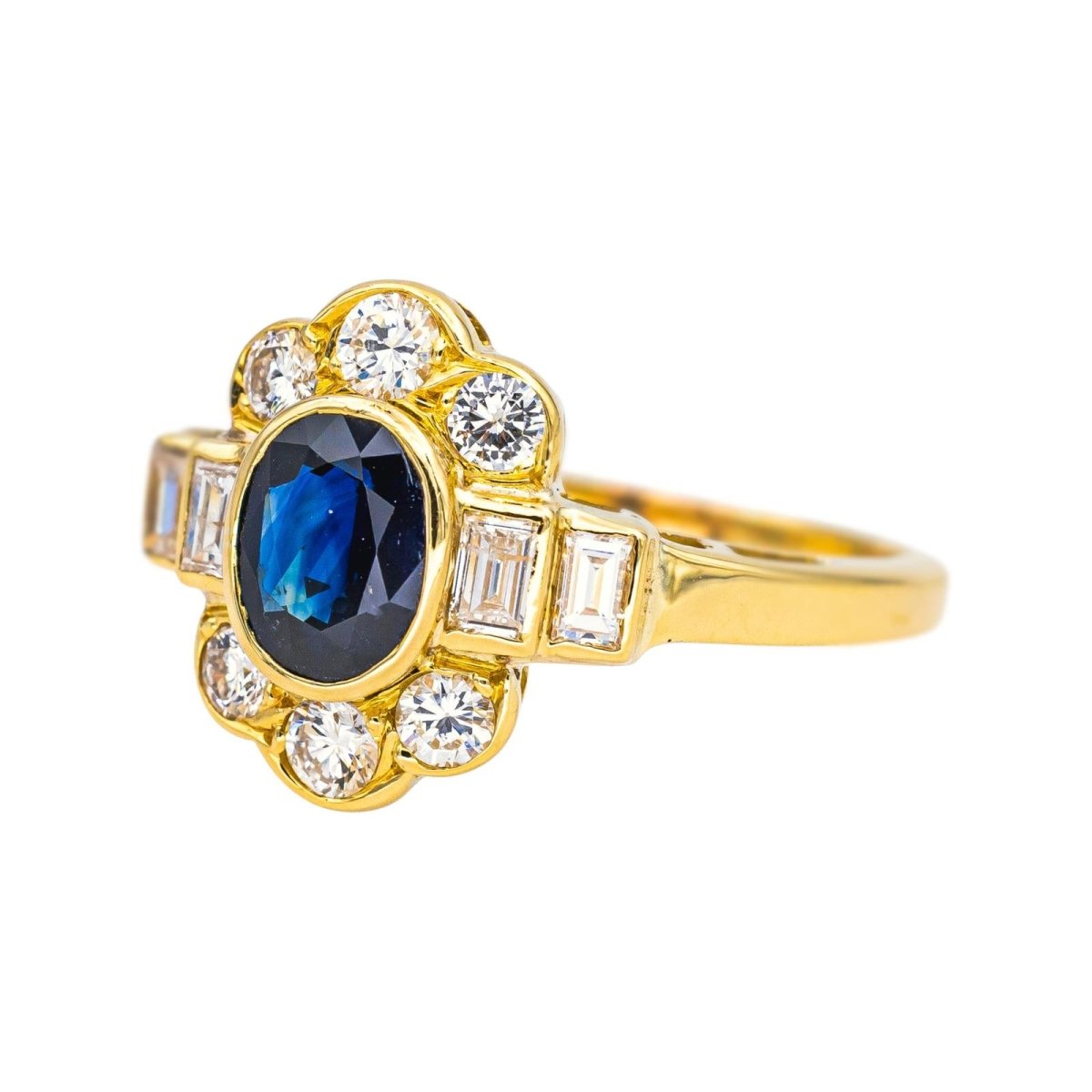 Bague Entourage en or jaune, saphir et diamants - Castafiore