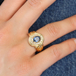 Bague Entourage en or jaune, saphir et diamants - Castafiore