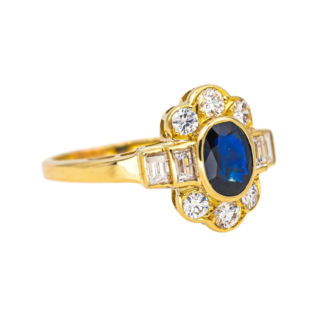 Bague Entourage en or jaune, saphir et diamants - Castafiore