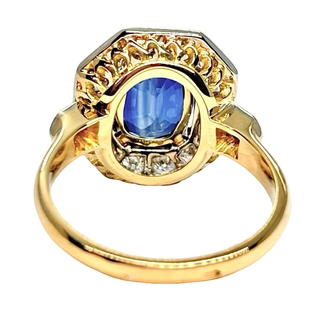 Bague Entourage en or jaune, saphir et diamants - Castafiore