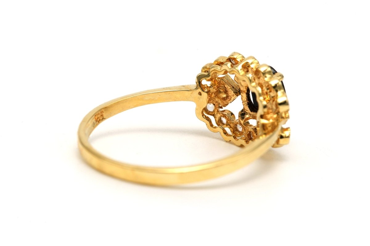 Bague Entourage en or jaune, saphir et diamants - Castafiore
