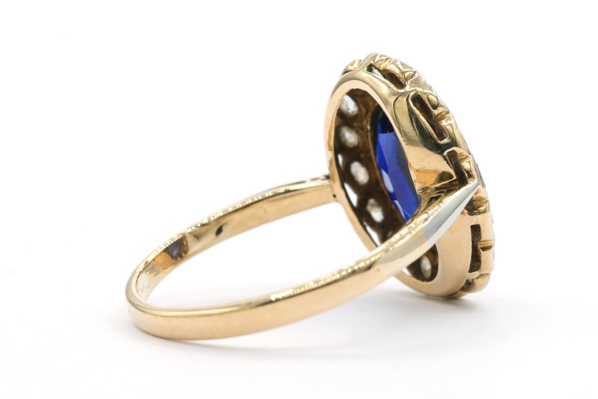 Bague Entourage en or jaune, saphir et diamants - Castafiore