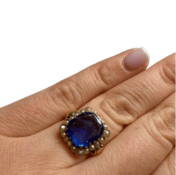 Bague Entourage en or jaune, saphir et perles - Castafiore