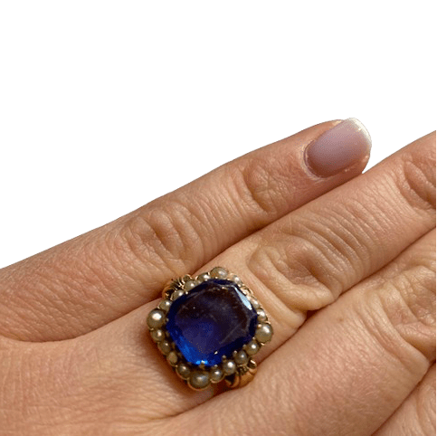 Bague Entourage en or jaune, saphir et perles - Castafiore