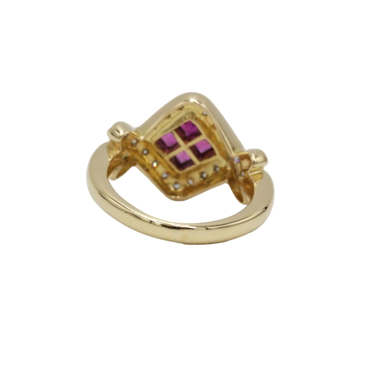 Bague Entourage en or jaune, saphirs et diamants - Castafiore