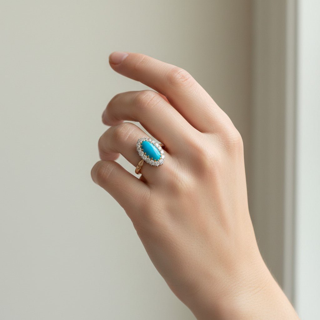 Bague Entourage en or jaune, turquoise et diamants - Castafiore