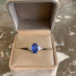 Bague Entourage en or rose, saphir et diamants - Castafiore