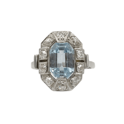 Bague Entourage en platine, aigue - marine et diamants - Castafiore
