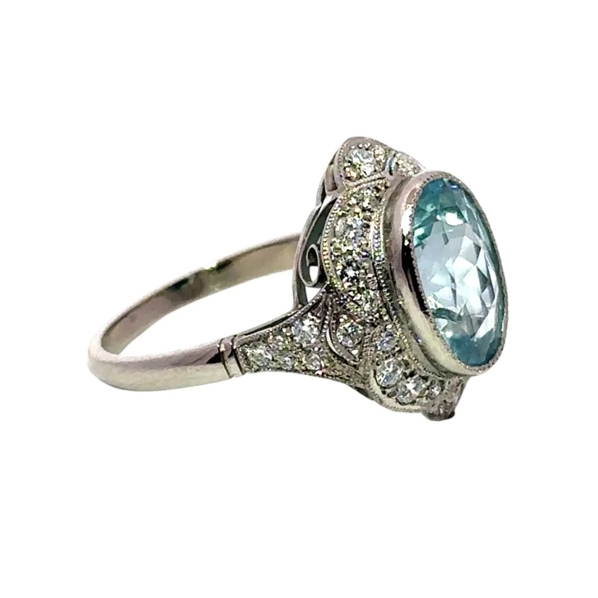 Bague Entourage en platine, aigue-marine et diamants - Castafiore