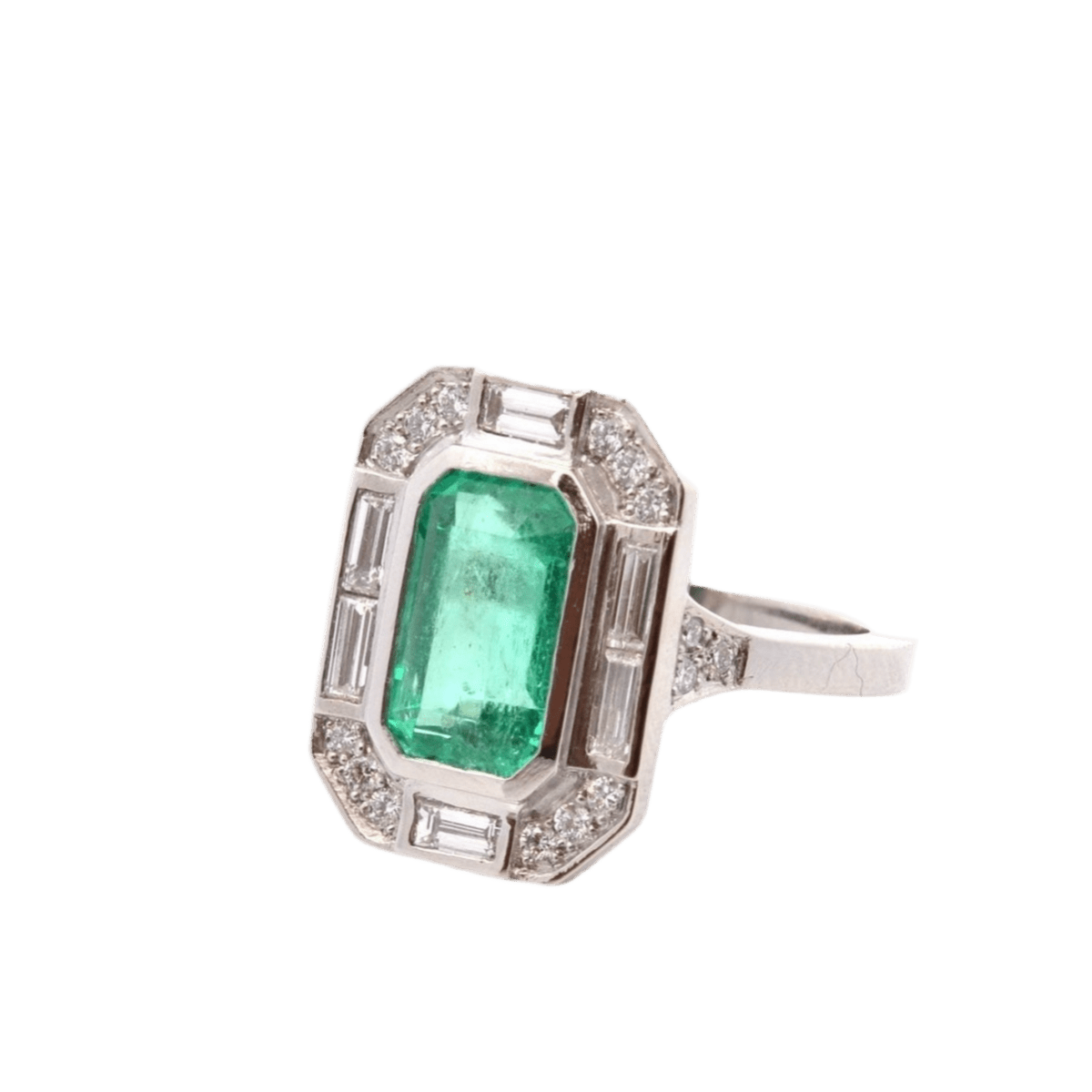 Bague Entourage en platine, émeraude et diamants - Castafiore