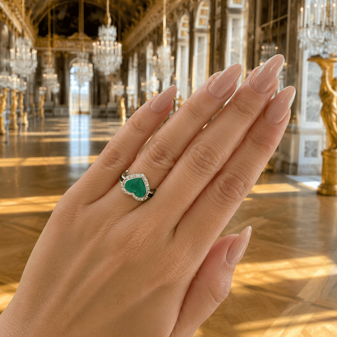 Bague Entourage en platine, émeraude, onyx et diamants - Castafiore