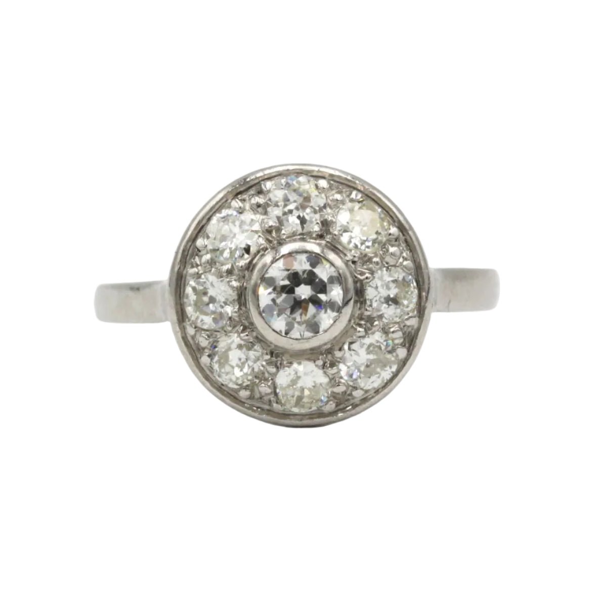 Bague Entourage en platine et diamants - Castafiore