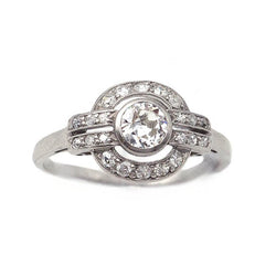 Bague Entourage en platine et diamants - Castafiore