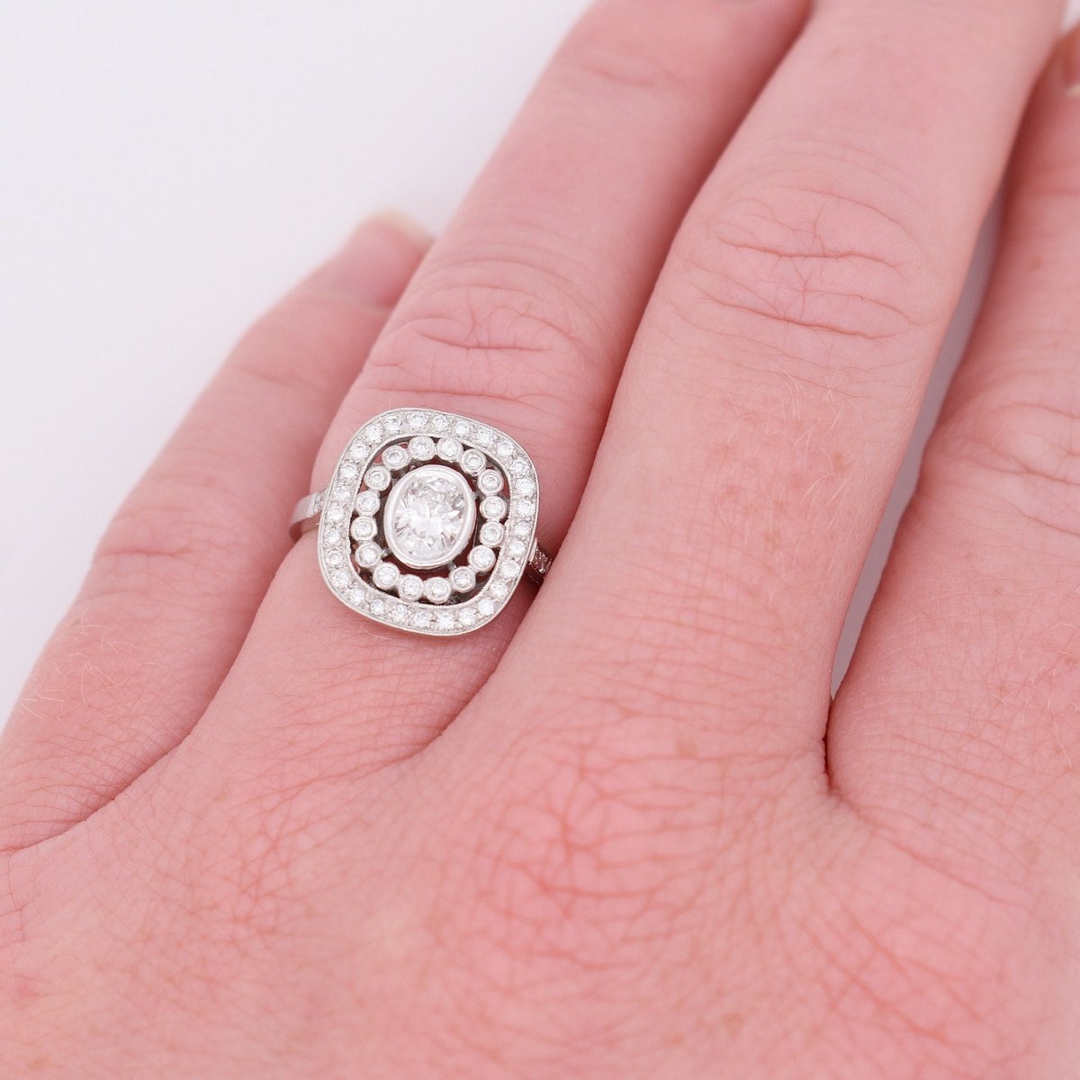 Bague Entourage en platine et diamants - Castafiore