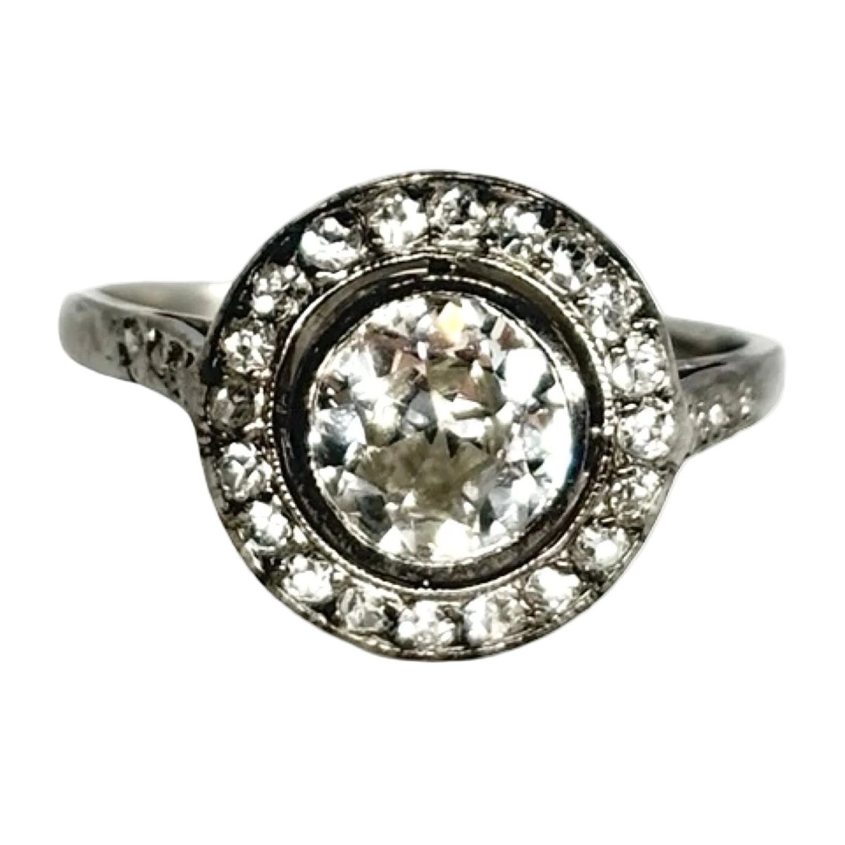 Bague Entourage en platine et diamants - Castafiore